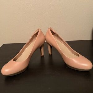 Clarks Beige Heels, NWOT